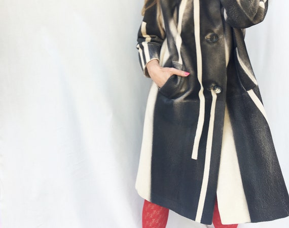 Best Hand Painted Graphic Cashmere Coat LOLA DARLING Black/White Sartorial Woman Overcoat Wearable Art Jacket Italian Sustainable Couture