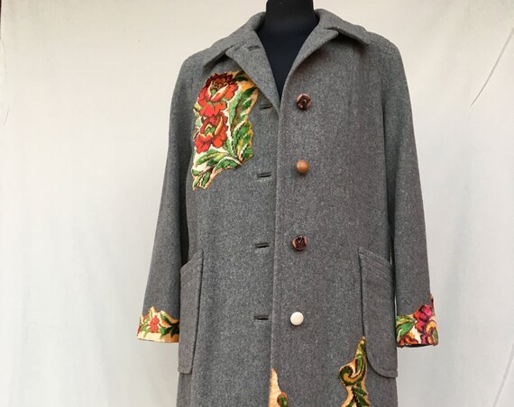 PREVIEW Fall 19 Statement Wool Coat Gray Tapestry Embroidered LOLA DARLING Printed Lining Overcoat Sustainable Unique Italian Wearable Art