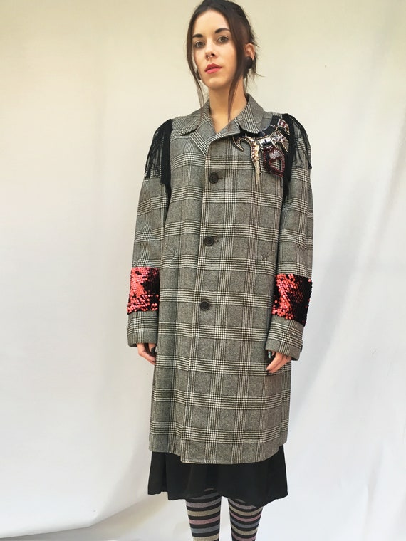Prince of Wales Overcoat LOLA DARLING Coat Red Sequin Black Fringe Embroidery DAW Accessories Sustainable Unique made from Selected Vintage