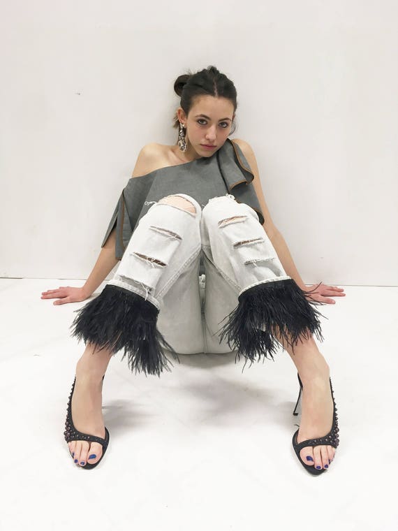 High-Waisted Jeans Light Gray Rips Detachable Feathers LOLA DARLING Vintage Levi's Print Logo on the Side One Pocket on Back