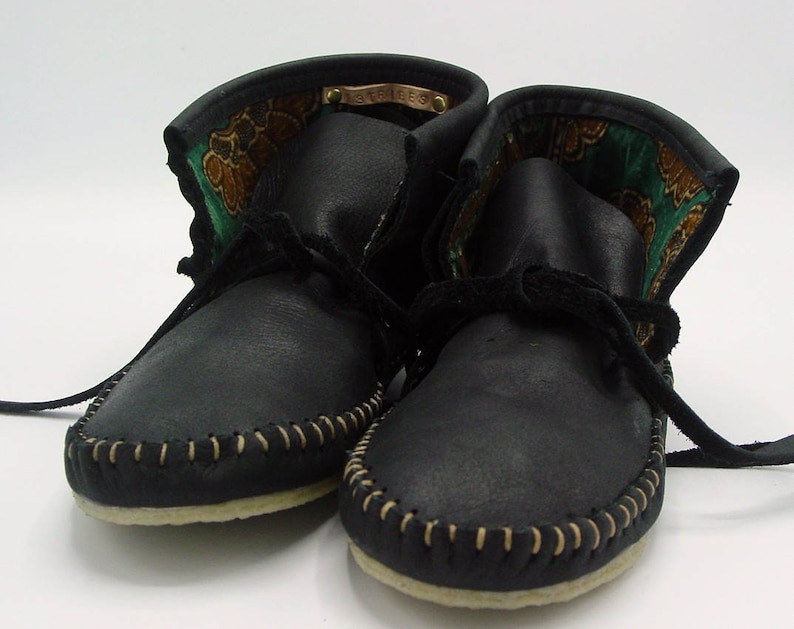 waterproof boots size 4