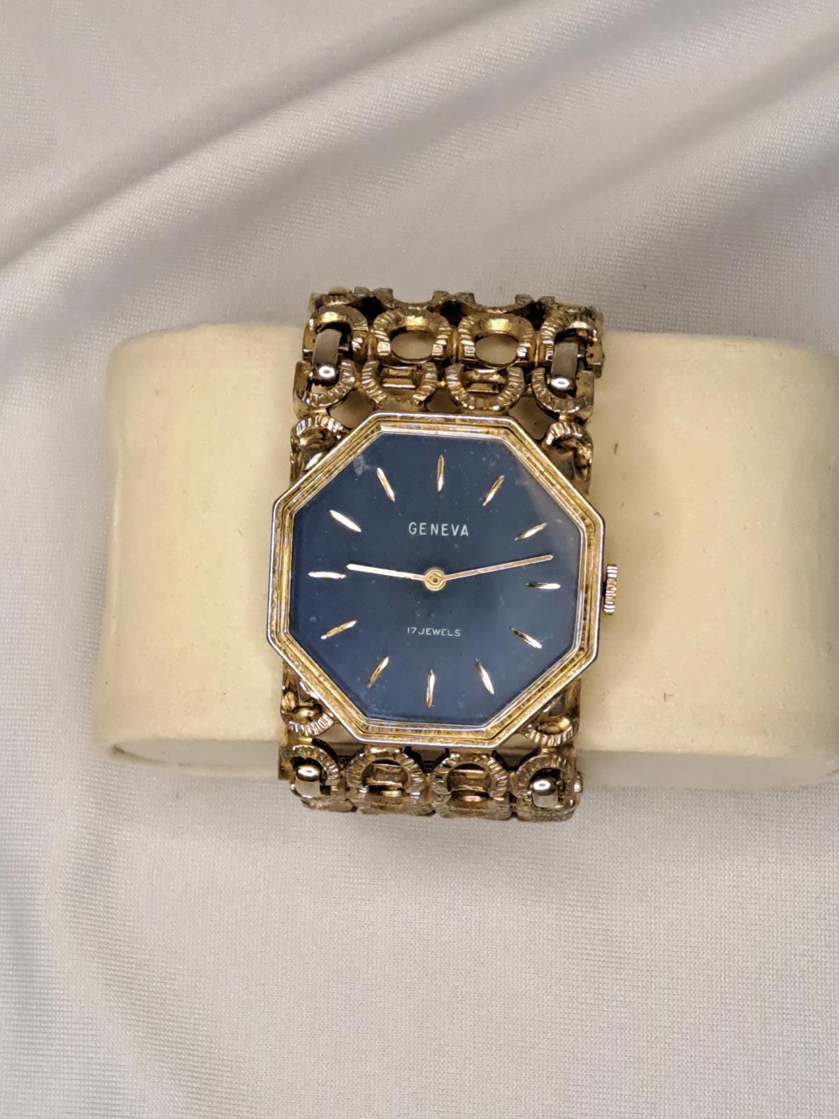 Geneva 17 Jewels - Etsy