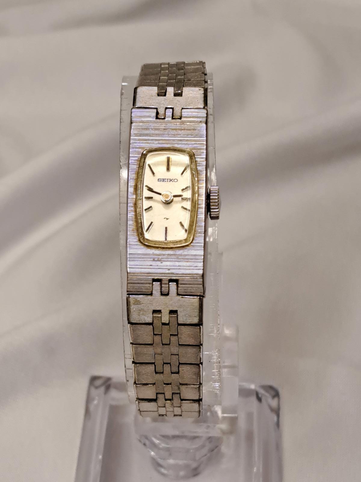 Vtg‎ SEIKO Ladies Watch 1520-3339 Manual Wind Analog Silver Tone Band Dainty Vintage Seiko 1520-3339 Wind-up Analog Women main image 3