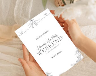 Peut inclure: Une carte d'invitation blanche avec du texte noir et des dessins au trait, tenue par des mains. La carte indique "You are invited to Hannah's Hen Party Weekend, Liverpool, England" avec une date. Des illustrations florales et de flûtes à champagne ornent la carte.