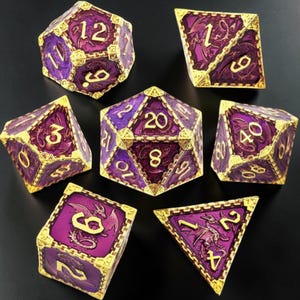 Dragon Scale Metal DnD Dice | Valfria färger | 7 st polyedriska RPG-speltillbehör