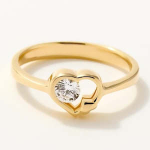 Anillo de promesa de corazón en oro de 14 quilates con circonita cúbica: delicado anillo de amor minimalista para ella, elegante joya romántica para aniversario.