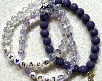 Conjunto de pulseras de cuentas de cristal y color lila claro