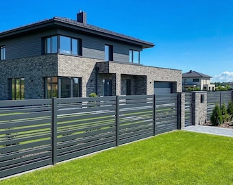 Asymmetrisches Metallzaunelement - modernes horizontales Stahldesign