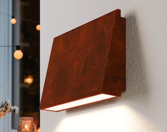 Corten Steel gefaltet Wandleuchte: Moderne Weathering Steel Wandleuchte
