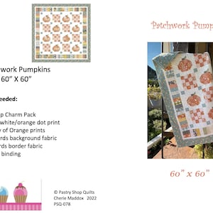 K&ouml;nnte beinhalten: Ein Patchwork-Quilt mit K&uuml;rbismotiven, misst 152 x 152 cm. Der Quilt zeigt orangefarbene K&uuml;rbisse auf wei&szlig;em Hintergrund, mit einem Rand aus verschiedenen Stoffen. Der Text "Patchwork Pumpkins" wird angezeigt.