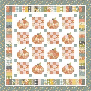 K&ouml;nnte beinhalten: Ein Patchwork-Quilt mit einem sich wiederholenden Muster aus K&uuml;rbissen und karierten Quadraten. Die K&uuml;rbisse sind in Orange- und Pfirsicht&ouml;nen gehalten und haben gr&uuml;ne Stiele. Der Quilt hat einen wei&szlig;en Hintergrund und einen floralen Rand.