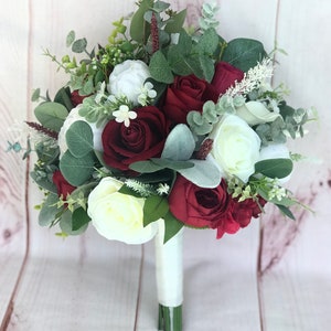 burgundy and white wedding bouquet