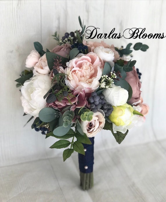 dusty rose bridesmaid bouquet