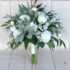 White wedding bouquet, eucalyptus bouquet, white bridal flowers, rose peony bouquet, bridesmaid bouquet, silk wedding flowers, ivory bouquet