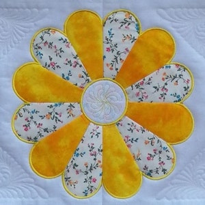 Dresden Plate Quilt Block Machine Embroidery Quilt Block In-the-Hoop Flip and Sew Applique 8x10 inch 200mm x 260mm