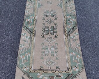 Dywan vintage turecki 3,2 x 8,3 stopy – ręcznie robiony dywan do przedpokoju Oushak