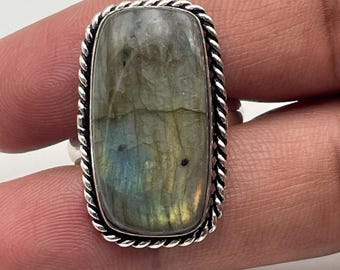 Handgemaakte sterlingzilveren labradorietring | Rechthoekige edelsteen