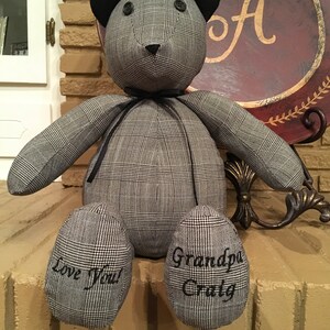 Handmade Memory Bear: Treasure your Loved One&#39;s Clothing in a Huggable Keepsake Memory Keepsake Bear