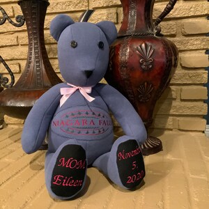 Handmade Memory Bear: Treasure your Loved One&#39;s Clothing in a Huggable Keepsake Memory Keepsake Bear