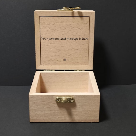 ジョジョの奇妙な冒険 木製オルゴール：USB充電式、カスタム彫刻