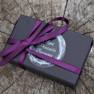 Geschenkbox für ovale Kieselsteine, Anstecker, Schlüsselringe