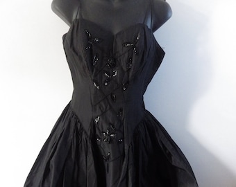 Vintage 1950s Black Formal Dress Gothic Princess Style Ball Gown Prom Size M 36 Bust