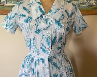 Vintage Deadstock 1950s Miss Smith Day Dress Blue White Floral Womens 38 Bust Shirtwaist Style