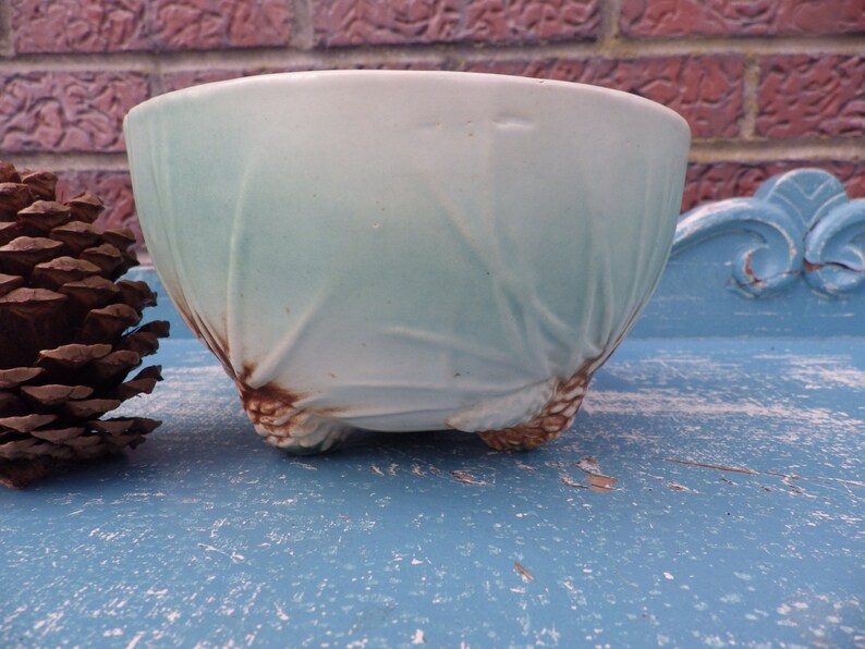 mccoy pinecone planter