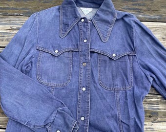 Vintage Sanforized Denim Western shirt pearl snap long tail 1960s 1970s womens M L