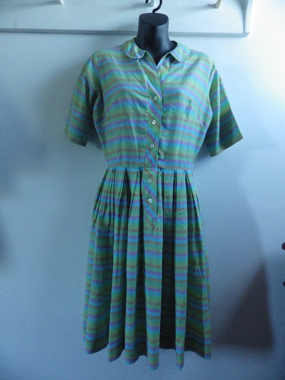 Vintage 1950s candy striped day dress full skirt,… - image 2