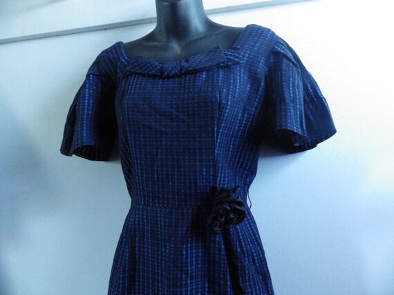 Vintage 1950s Womens Party Dress Blue Black Rayon… - image 4