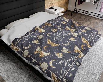 Celestial Moth Plush Blanket, Violet Snail Moon Cottagecore  Decor, Fairycore  Home Velveteen Throw