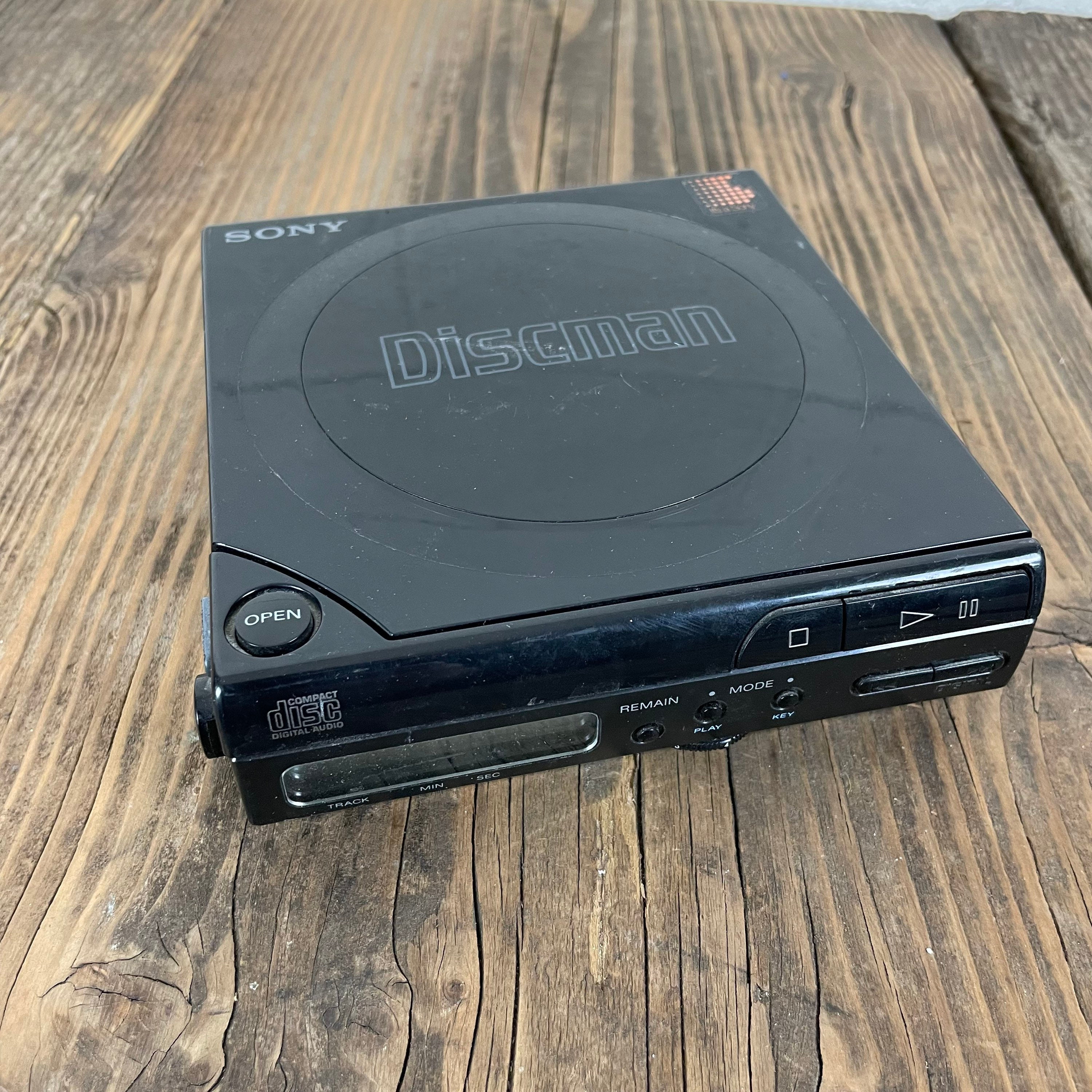 SONY Discman D-30ポータブルCDプレーヤー 1980's Sony Discman D - 30 - Black Portable CD Player - D30 - Made