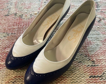 Vintage Selby Spectator Pumps - White and Navy Blue - Size 7.5 Heels