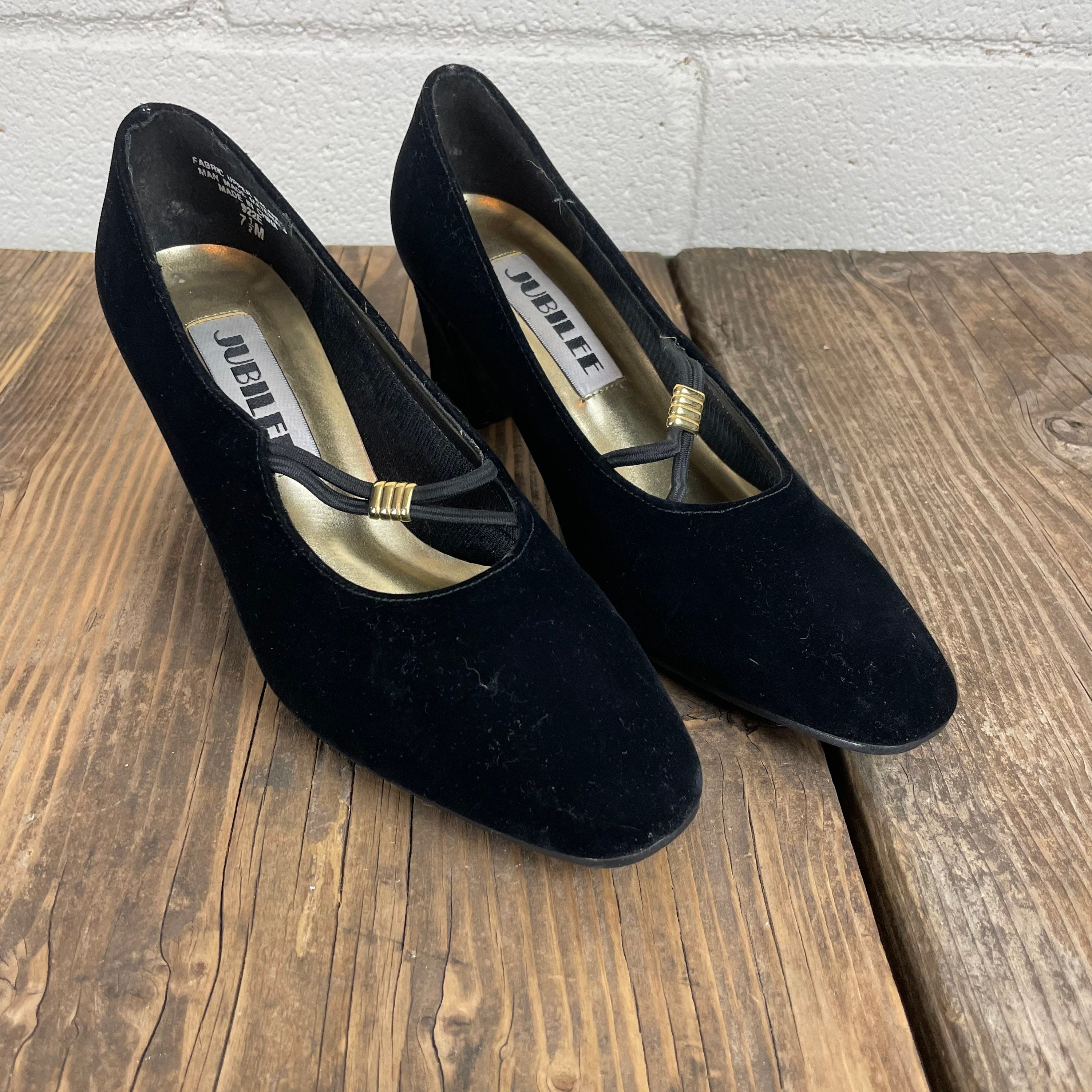 Vintage Black Velvet Pumps Size 7 1/2 M 
