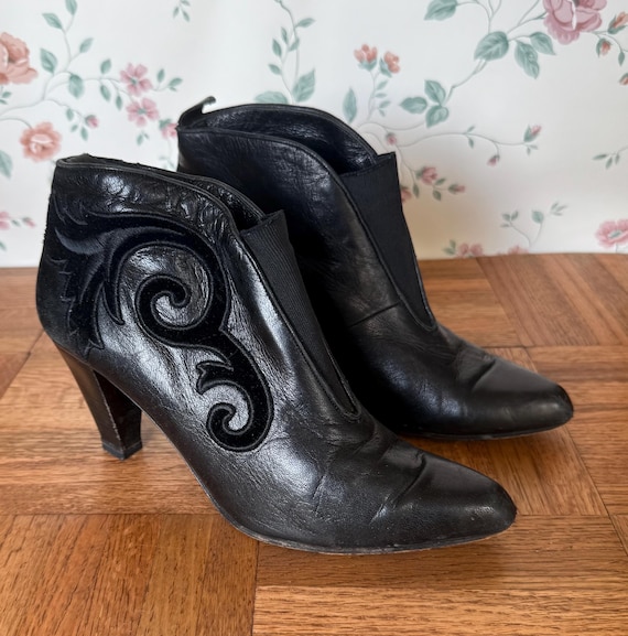 via spiga dress shoes Vintage via Spiga Black Suede Shoes - Size 5 1/2 B - Embroidered Booties -  Boots