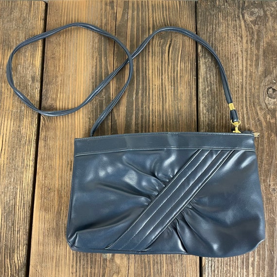 Milisente Clutch Purses for Women Velvet Envelope Evening Bags Classic  Shoulder Clutch Purse (Navy) : Amazon.in: Fashion