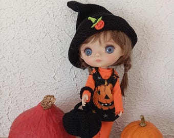 409. Petite sorcière -Fiche tricot en français et en anglais pour réaliser un chapeau de sorcière et un sac à bonbons pour poupée Mori Lolli