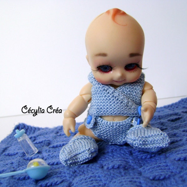 195. French and english knitting pattern PDF - Wrapover top, nappy and bootees for BJD doll Nappy choo