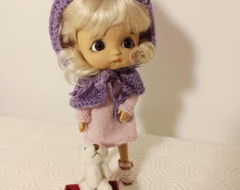 395. Modèle tricot Sto Doll – Cape à capuche « Cendrinette »