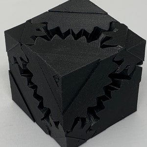 3D Printed Gear Cube with Heart Stand