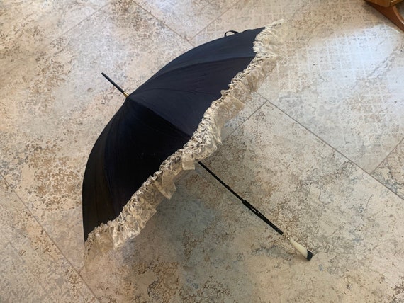 Vintage 1950s Black Umbrella with White Lace Trim - image 1