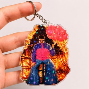 RIP Oliver Tree Keychain, Oliver Tree Fan Gift, 90s Inspired Acrylic Keychain, Memorial Graphic Keyring, Music Lover Accessory
