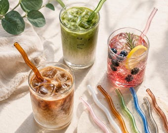 Glasstrohhalme – Bunte, gewellte, wiederverwendbare Strohhalme in 9 Farben | Eiskaffee, Smoothies, Cocktails – Gratis Reinigungsbürste bei 4 Stück (Glas nicht enthalten)
