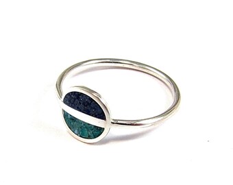 Bague minimaliste - Argent sterling - Bague Saturne couleur - Bague géométrique contemporaine incrustée de lapis bleu de couleur naturelle - Cadeau pour elle