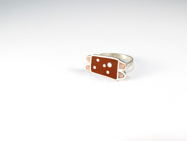 playful ring on sterling silver andinlay stone color red and pink