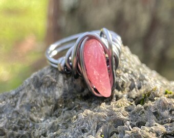 Bague de tourmaline rose taille 5.25 bande grise OOAK unique bijoux en cristal bagues en pierre