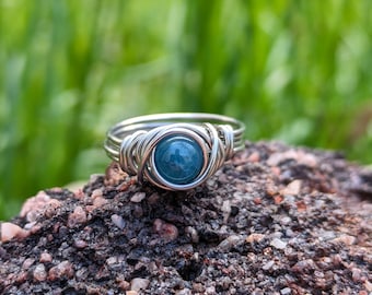 Bague en apatite bleue, bijoux gémeaux en acier inoxydable, bagues terreuses, bagues hypoallergéniques enveloppées de fil de fer pour femmes, adolescentes, bijoux en apatite, cristal