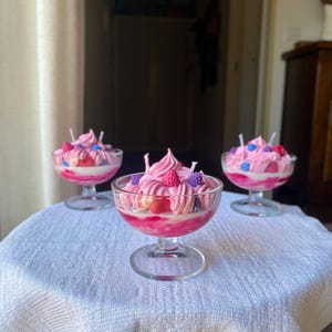 Red Fruits Scented Candle
