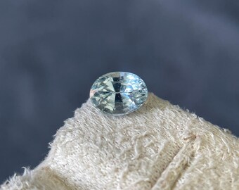 Natuurlijke 0,85 karaat grijze saffier 4,8 x 6,2 mm ovale gefacetteerde edelsteen uit Ceylon